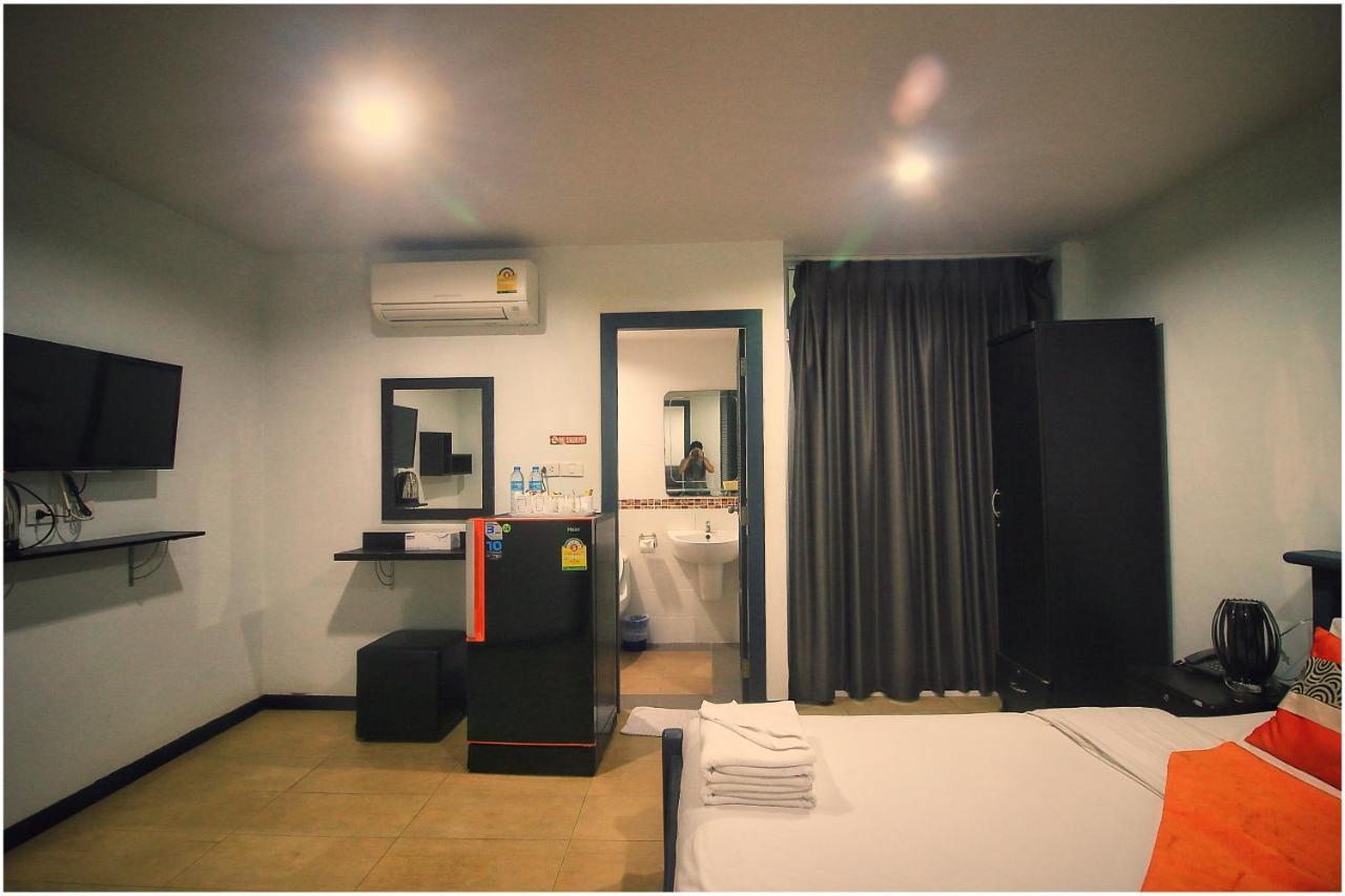Colora Hotel Patong Phuket Exterior photo