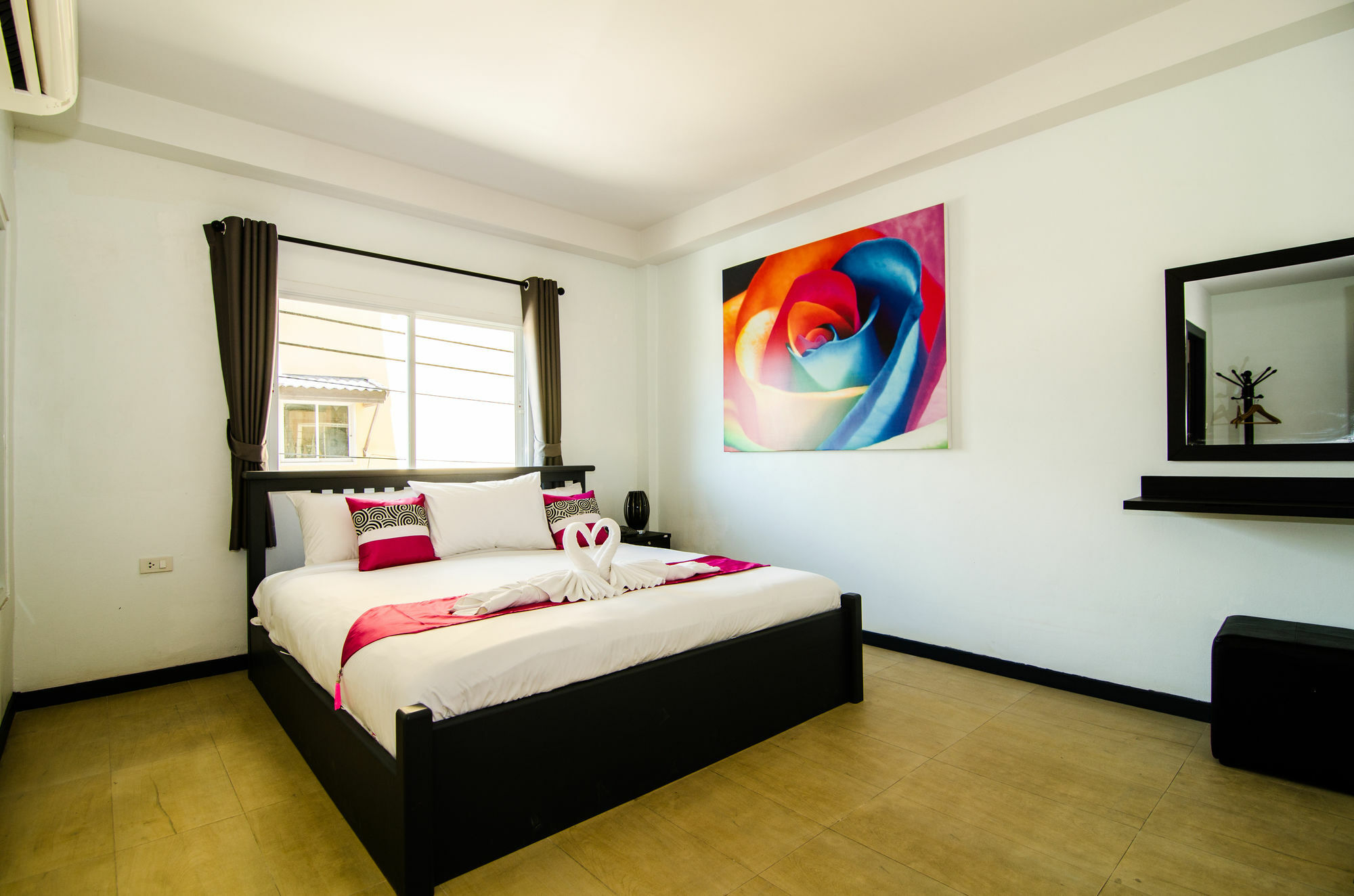 Colora Hotel Patong Phuket Exterior photo