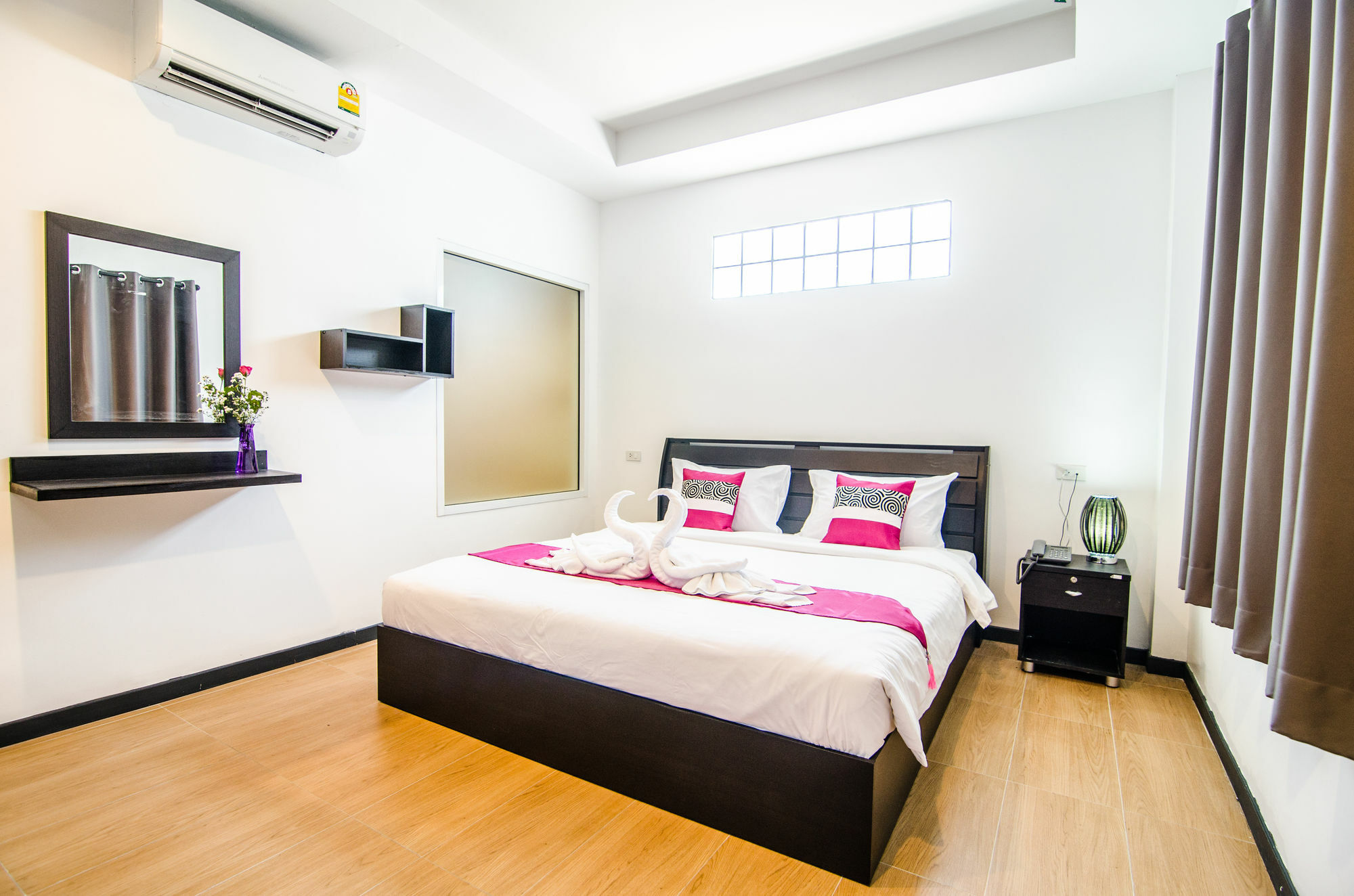 Colora Hotel Patong Phuket Exterior photo