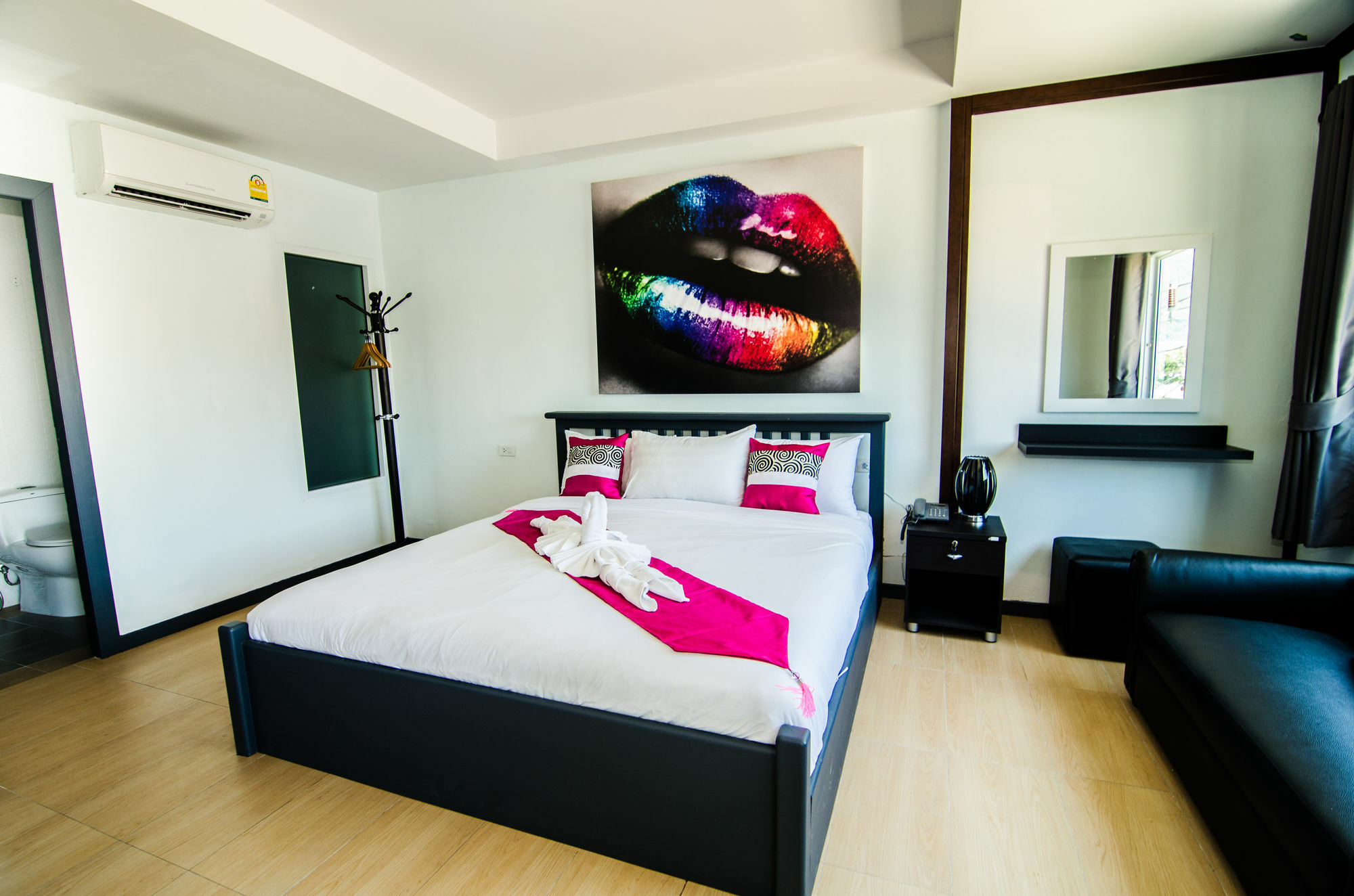 Colora Hotel Patong Phuket Exterior photo
