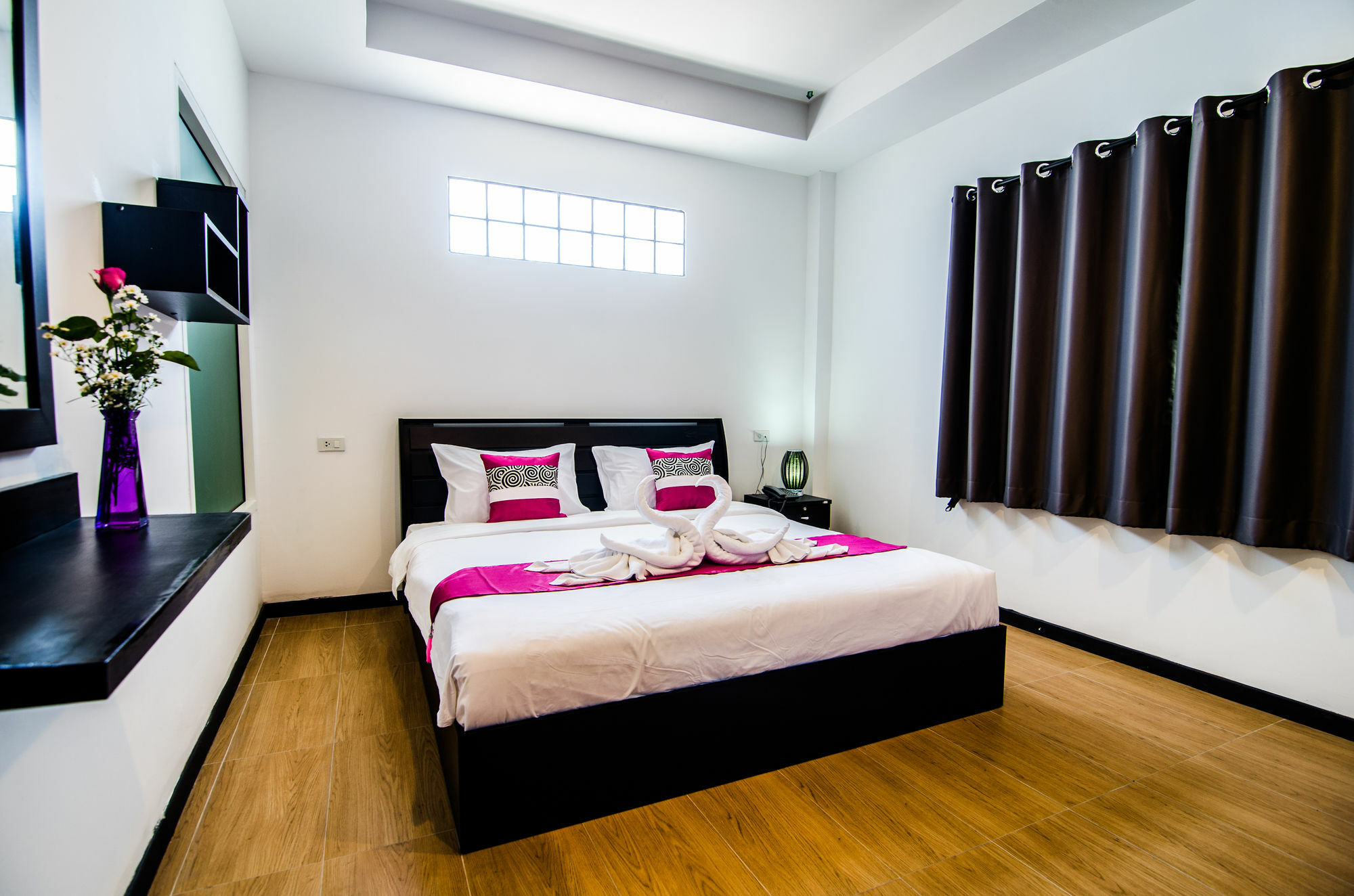 Colora Hotel Patong Phuket Exterior photo