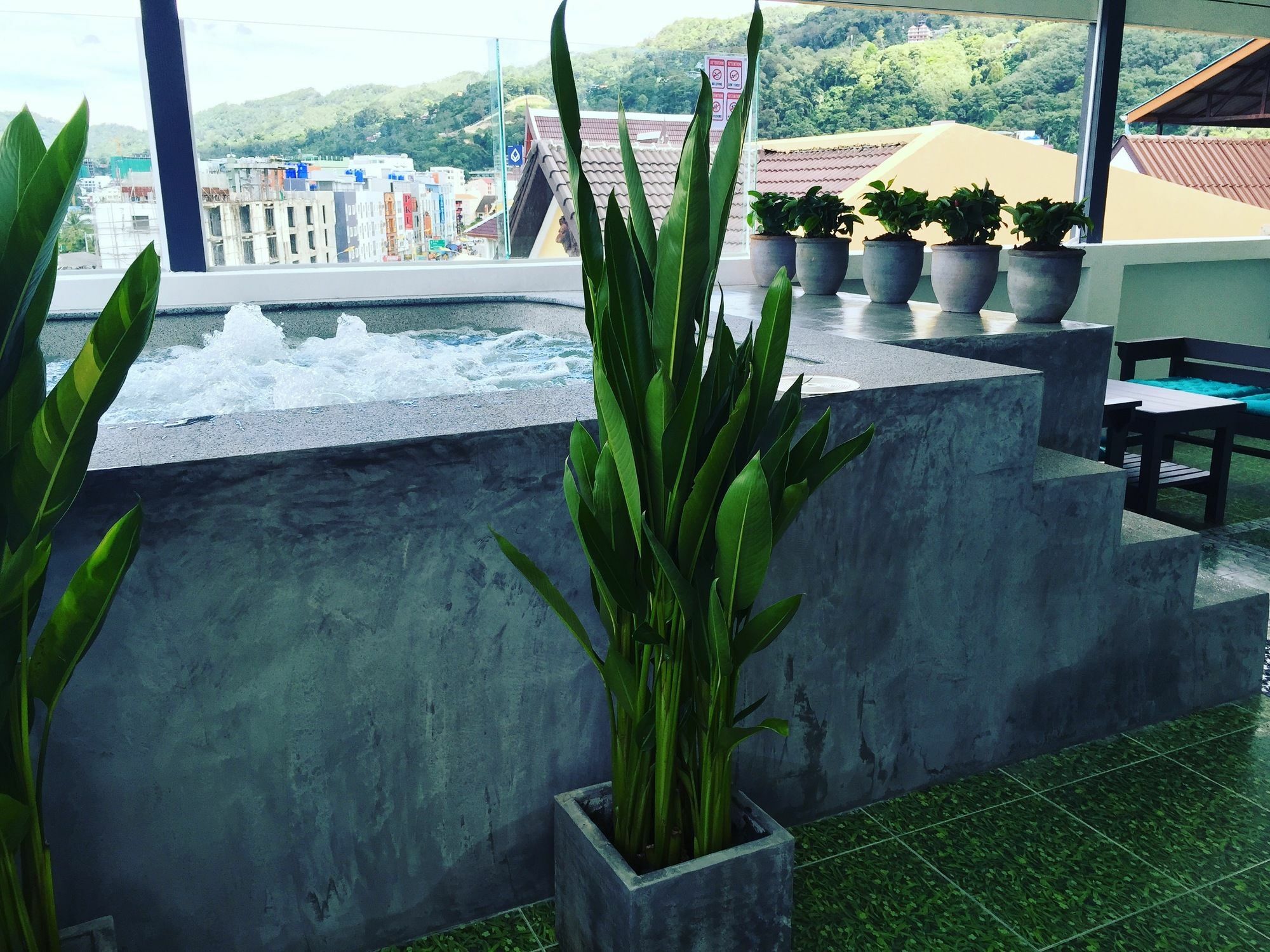 Colora Hotel Patong Phuket Exterior photo